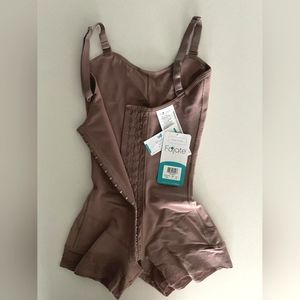 Hi-leg Girdle with Hooks